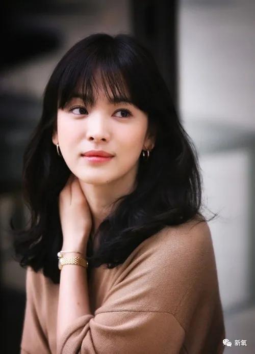 宋慧乔哭着吃瓜图片大全,一场娱乐圈的泪与笑