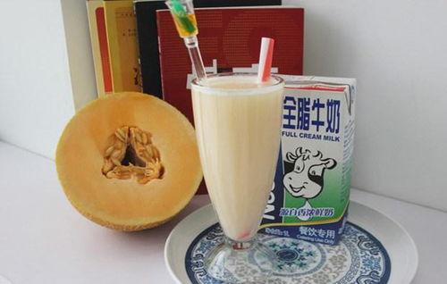 哈密瓜与牛奶能否同时吃,营养搭配的真相与建议