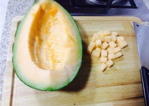 不吃晚饭只吃哈密瓜